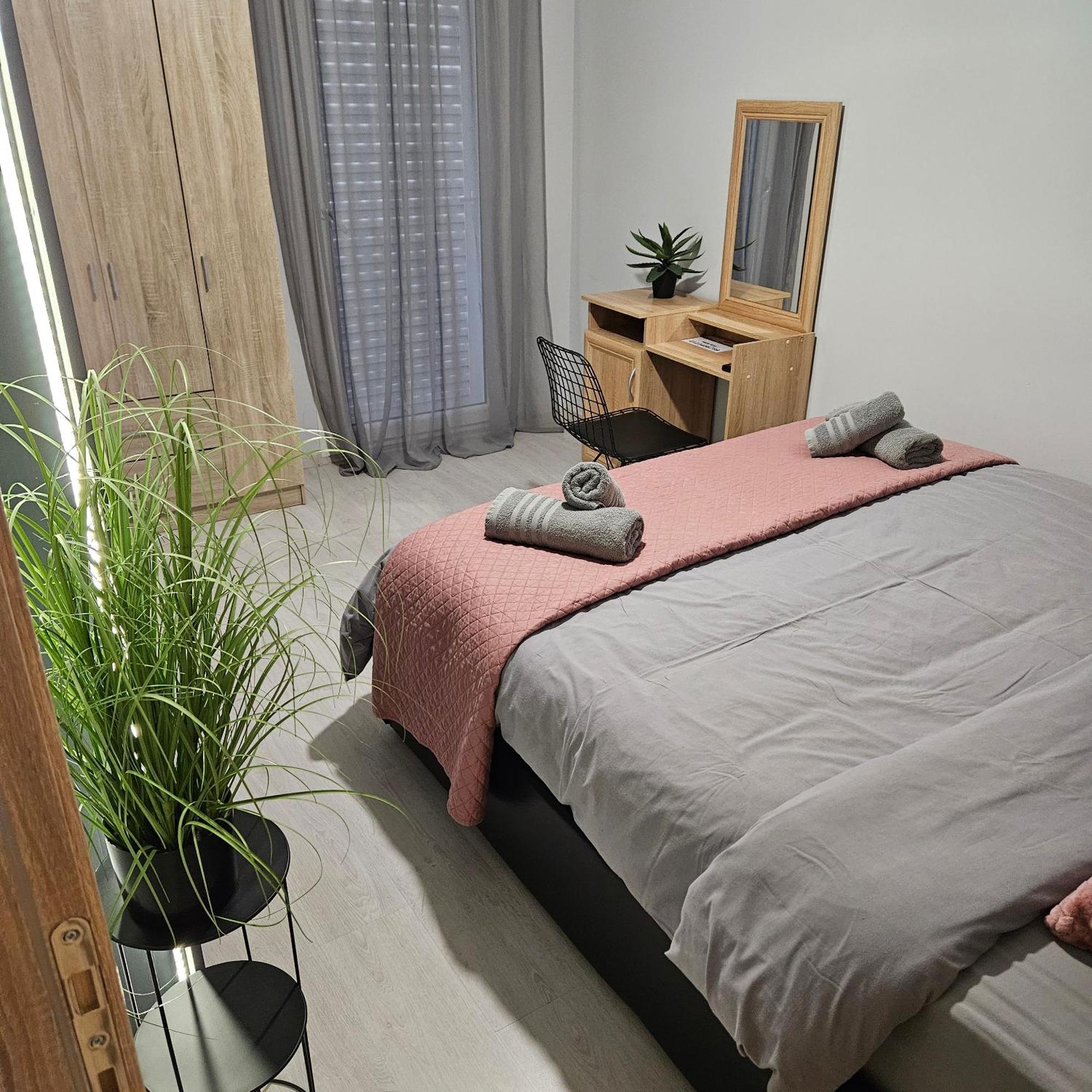 3 Modern With Free Parking Serres