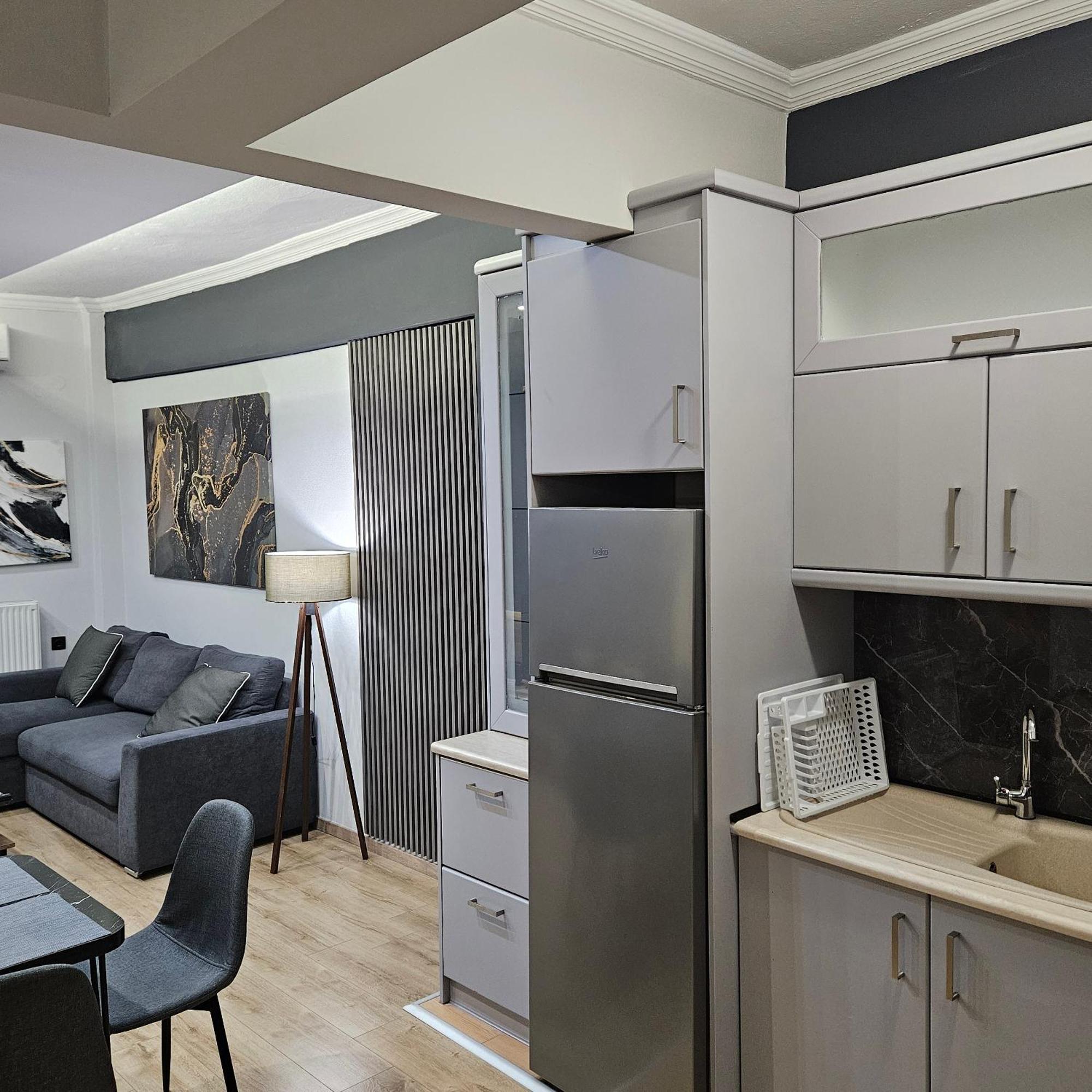 3 Modern With Free Parking *
