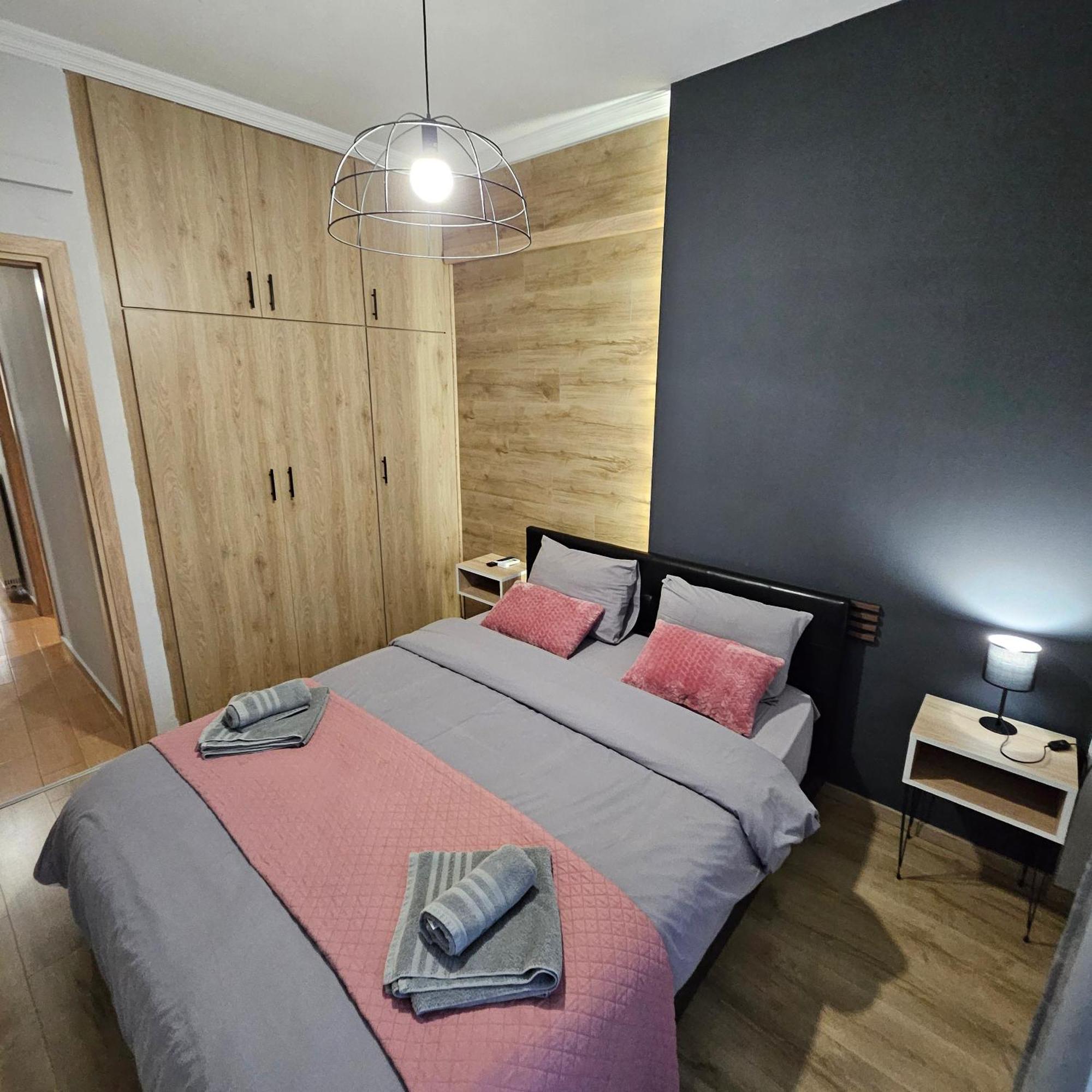 3 Modern With Free Parking Apartment Serres